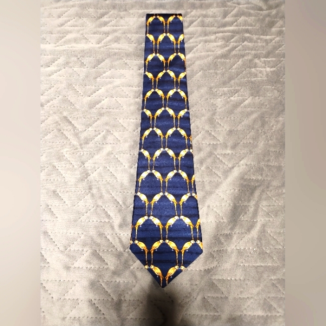 Thomas Pink Brand Mens Necktie Navy And Gold Design